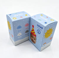 Maßgefertigte Überraschungs-Geschenkbox aus Recycling-Karton mit Aufreißstreifen, Faltbare Verpackung, Matt-Laminierung und Prägung