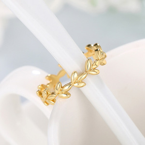Set di Quattro Anelli Impilabili Geometrici a Foglia Marquise per Donne, Gioielli per Matrimonio e Fidanzamento - Product Image 5