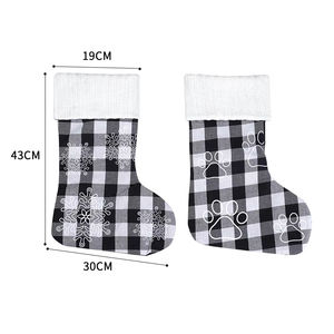 Chaussettes <span class=keywords><strong>de</strong></span> Noël personnalisées 2026 tendance gris <span class=keywords><strong>et</strong></span> blanc flocon <span class=keywords><strong>de</strong></span> neige, brodées à carreaux, pour cheminée, décoration <span class=keywords><strong>de</strong></span> fêtes, cadeau - Product Image 2