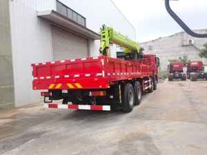 Camion-grue Zoomlion 8x4 multi-essieux, pompe à carburant économe en carburant, 16 tonnes, grue Shacman, hauteur de levage 24m pour flottes de livraison - Product Image 5