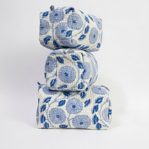 Ensemble de trousses de toilette classiques en coton bleu à motifs floraux avec fermeture éclair, pochettes de rangement portables pour maquillage, trousse de toilette de voyage portable - Product Image 1