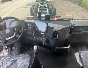 Autocisterna Sinotruk 8X4 Nuova <span class=keywords><strong>a</strong></span> Diesel con Serbatoio in Acciaio al Carbonio/Lega di Alluminio in Vendita - Product Image 6