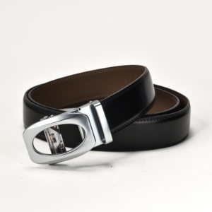 <span class=keywords><strong>Cintura</strong></span> da Uomo in Pelle <span class=keywords><strong>Nera</strong></span> <span class=keywords><strong>Opaca</strong></span> con Fibbia a Perno, Classica, Minimalista, Resistente, Impermeabile, per Uso Formale e Quotidiano - Product Image 2