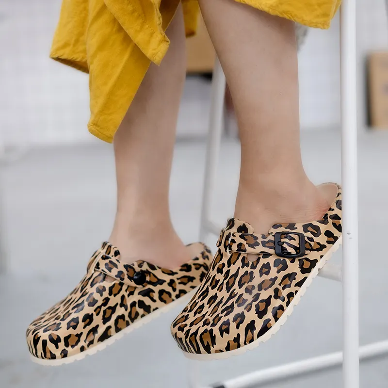 Nurse Clogs Casual Comfortable Sandal Custom Leopard Print Casual Platform Garden Shoes Waterproof Clogs Mules Shoes