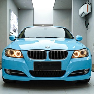 Film de covering automobile bleu ciel PET haute brillance 7,5 mil avec technologie Air Release auto-réparatrice, film vinyle intégral pour changement de couleur - Product Image 1