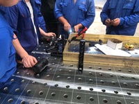 Nouvelle table de soudage 3D polyvalente avec système de fixation universel, dimensions personnalisables et garantie d'un an pour la fabrication de tuyaux et de tubes