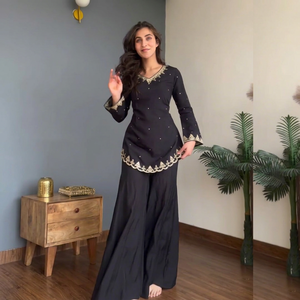 Ensemble Kurta et Palazzo pour femmes, en crêpe de soie noir brodé, séchage rapide, toutes saisons, style traditionnel indien pakistanais, Kurti, pantalon large - Product Image 1