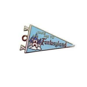 Liontin Enamel Keras Berlapis Emas Logo Topi Logam Dibuat Sesuai Pesanan Jimat Kalung dan Liontin - Product Image 4