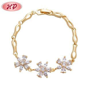 สร้อยข้อมือโซ่ประดับดอกไม้เพทายชุบทอง 18K สไตล์ทันสมัยสำหรับผู้หญิง เครื่องประดับสำหรับงานปาร์ตี้สุดโรแมนติก - Product Image 1