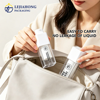 Flacon carré blanc brillant sans air avec logo estampé à chaud pour emballage d'émulsion hydratante quotidienne et de sérum facial anti-rides