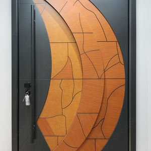 Puertas Pivotantes Exteriores de Nogal de Alta Calidad Personalizadas por el Fabricante, Puertas de Seguridad Externas para Casa, Puerta de Entrada Principal de Metal - Product Image 3