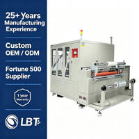 Machine de laminage et de découpe de films secs rouleau à rouleau pour la protection des surfaces de panneaux industriels, installation sur site à l'étranger