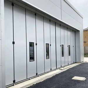 Puerta Plegable Manual Industrial LEADOWVIN Personalizada, Panel Sándwich Tipo Acordeón, Ignífuga, Aislada, de Aluminio y Acero, con 3 Años de Garantía - Product Image 1