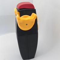 Poignée de commande personnalisable pour le contrôle du mouvement et du levage des transpalettes, des autolaveuses et des chariots de transport logistique