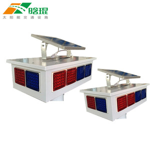 Luz de Advertencia Intermitente Solar para Tráfico, 4 Luces, 4 Caras, LED, Aluminio, IP65, Montaje en Suelo - Product Image 1