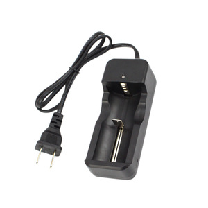 Chargeur de batterie de bureau Luomen 18650 26650 14500 Li-ion avec protection contre les surcharges, câble standard - Product Image 5