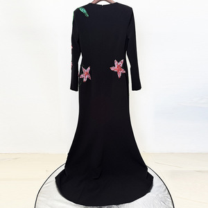 Abito da Sera Elegante su Misura, <span class=keywords><strong>Vestito</strong></span> Lungo <span class=keywords><strong>Nero</strong></span> con Ricami Floreali e Perline, <span class=keywords><strong>Maniche</strong></span> <span class=keywords><strong>Lunghe</strong></span>, Stile Sirena con Strascico - Product Image 6
