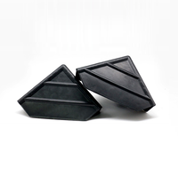 Protection d'angle en plastique noir à trois côtés pour carton logistique, garde-bord et garde-angle 50*50*50mm Épaisseur 1.5mm Nervure 3mm
