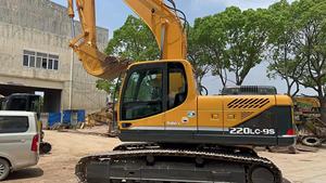 Excavatrice sur chenilles Hyundai 220LC-9S d'occasion bien entretenue, 20 tonnes, avec documents complets, exportation vers l'Afrique - Product Image 5