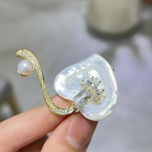 Broche de Joyería Shell Love Sea Akoya para Mujer, Lindo Broche de Flor con Forma de Cisne de Dibujos Animados, con Esmalte Impecable, Material de Cristal de Perla - Product Image 3