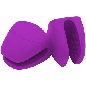Hot Sale Double Mini <strong>Silicone</strong> Cooking Pinch Grips <strong>Funny</strong> Pink Cute Sublimation Cook Hot Pot Holder <strong>Oven</strong> <strong>Mitts</strong> <strong>Silicone</strong> <strong>Glove</strong>