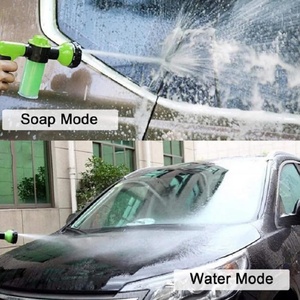 Pistola de Espuma con 8 Funciones, Recubierta de Plástico, para Lavado de Autos, Riego de Jardín, y Cuidado de Mascotas - Product Image 6