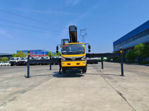 Camión con Plataforma Aérea Dongfeng 4x2 con Altura de Trabajo de 44 m |   Plataforma Elevadora para Trabajo Aéreo en Camiones - Product Image 2