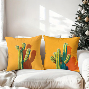 Bantal hias bertema kaktus menambahkan nuansa gurun pasir pada dekorasi ruang tamu liburan yang nyaman dengan stocking pesta dan tanduk rusa. - Product Image 3