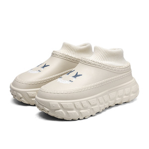 Pantoufles en coton à semelles épaisses pour femmes, doublées de polaire, chaudes, antidérapantes, à bout fermé, résistantes à l'usure, pour l'automne et l'hiver, avec visage souriant - Product Image 4