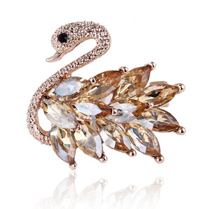 Broche de Cisne de Cristal com Revestimento de Liga, Estilo Coreano, Elegante e Fofo, Acessório de Vestuário - Product Image 5