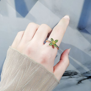 Anillos giratorios antiestrés Green Drop Glue con hojas verdes PVD, ajustables, de cobre chapado en oro, joyería para aliviar el estrés para niñas - Product Image 3