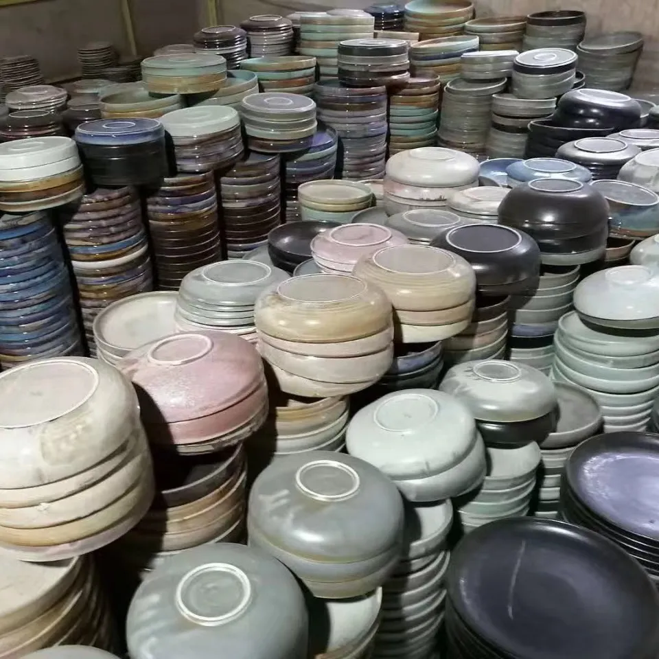 Chaozhou Fabriek Gevulde Aangepaste Porselein Voorraad Plaat Kom Voorraad Kleur Servies Platen Restaurant Keramische Door Ton