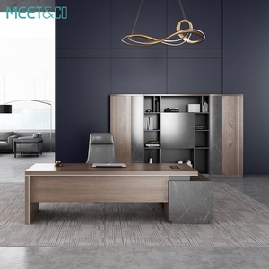 Bureau Minimaliste en Bois Marron 2025 – Nouveau Modèle de Bureau Debout avec Base pour Direction, Rangement Intelligent et Prêt pour Chargeur Sans Fil - Product Image 1