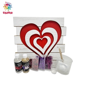 Kit de moulage en résine époxy avec moules en bois et silicone, pigments et paillettes pour la création de porte-clés, la décoration intérieure et les cadeaux - Ensemble de démarrage pour débutants - Product Image 5