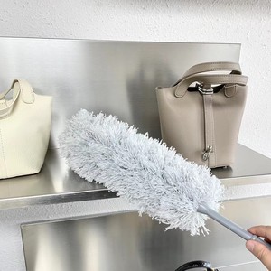 Plumeau gris argenté ultra-doux et moelleux pour le nettoyage domestique et l'élimination de la poussière - Product Image 4
