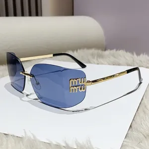 NUOVI Occhiali da Sole Classici da <span class=keywords><strong>Donna</strong></span>, Montatura in Metallo Senza Bordi, Design di Lusso con Rivetti, Lenti Sfumate Rettangolari Curve - Product Image 3