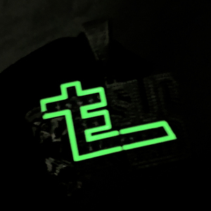 Jaune vert émail Fluorescence CZ lettres jésus marche avec <span class=keywords><strong>moi</strong></span> prier pendentif collier <span class=keywords><strong>pour</strong></span> hommes garçon Hip Hop glacé bijoux - Product Image 4