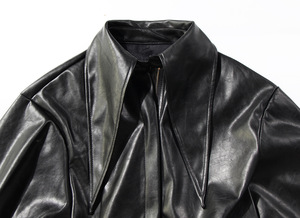 Manteau long <span class=keywords><strong>en</strong></span> cuir PU style europé<span class=keywords><strong>en</strong></span>, avec col à revers large et design <span class=keywords><strong>en</strong></span> <span class=keywords><strong>maille</strong></span>, coupe longue et détails <span class=keywords><strong>en</strong></span> <span class=keywords><strong>maille</strong></span>, pour un look affirmé et original. - Product Image 3