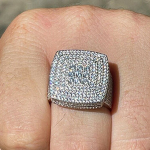 Anello da Uomo DJ093 Stile Hip-Hop con Diamante e Pietra Naturale, Design Quadrato, Gioiello per Uso Quotidiano - Product Image 2