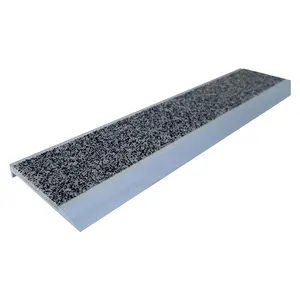 Nez d'escalier de carborundum de couleur adaptée aux besoins du client standard australien en aluminium anodisé clair anodisé noir dur
