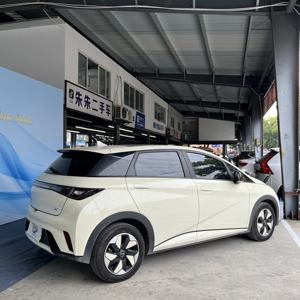 BYD <span class=keywords><strong>Dolphin</strong></span> 2024 Usado, Interior Amarillo/Marrón, Tracción Delantera, Eléctrico, Compacto, Bajo Kilometraje, Carga Rápida, Cabina Espaciosa, Confiable - Product Image 5