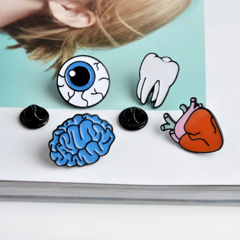 Cartoon niedlichen medizinischen Organ Gehirn Augen zahn Metall Brosche Knopf Anstecknadeln Brosche Abzeichen lustiges Geschenk für Doktor Souvenir