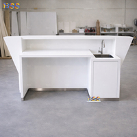 Comptoir de bar en forme de bateau pour la maison, design créatif sur mesure, surface solide Corian de luxe, blanc, petit bar de yacht pour resort ou sous-sol