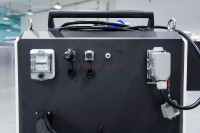 Machine de nettoyage au laser à fibre pulsée haute puissance 1000W pour l'élimination de la rouille, de la peinture, de l'huile, de l'oxyde et des revêtements sur les surfaces métalliques