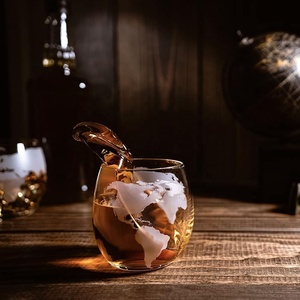 Verres à vin gravés en forme de globe terrestre The Old Fashion Wine Savant 10 oz pour vin, whisky, scotch, vodka, eau ou jus - Product Image 4