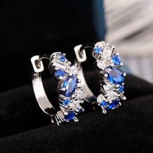 Twisted Small Hoop <b>Ear</b> <b>Cuff</b> <b>Earrings</b> For Women Minimalist Fashion <b>Ear</b> Jewelry - Product Image 2