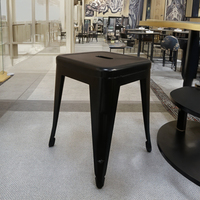 Meubles de salle à manger Chaise de salle à manger empilable imperméable Mobilier d'hôtel à domicile Chaises de salle à manger confortables de qualité supérieure en métal