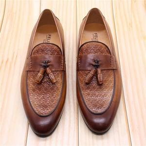 2026 Best-Selling Embossed Fringed Men's Casual Shoes Breathable Leather Shoes Hand-Carved Men's leather Dress Shoes&Oxfords - Product Image 1