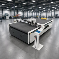 Machine de découpe numérique CNC intelligente pour carton ondulé A-flute, avec table de découpe et traceur pour la fabrication d'emballages en carton épais