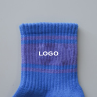 Chaussettes de yoga et de Pilates Reformer antidérapantes brodées personnalisées de marque Glacier pour femmes – Fabricant en gros de haute qualité et de qualité supérieure